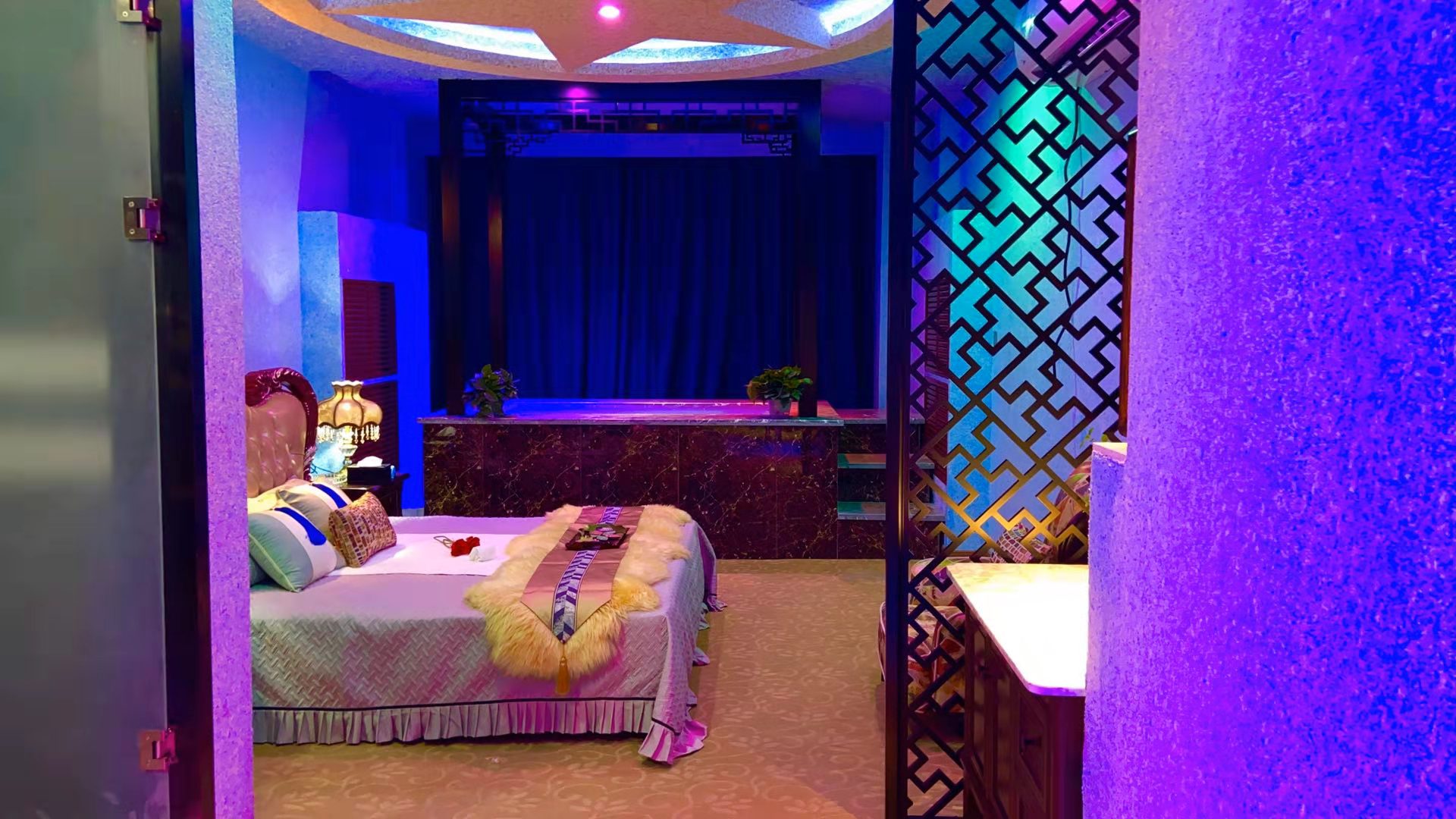 昨晚跟同事去了大同洗浴会所,按摩真是与众不同